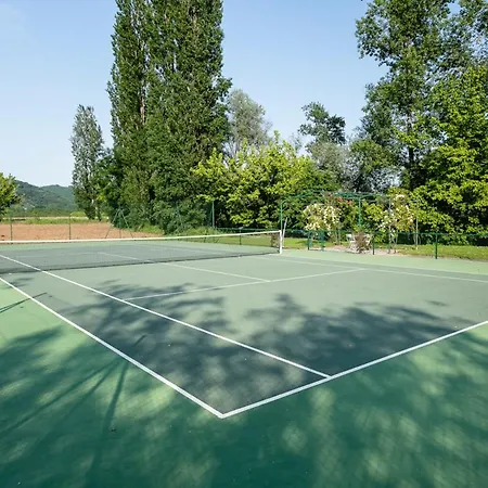 Peyrillac-et-millac Sleeps 10 With Pool Air Con And Wifi * Peyrillac-et-Millac