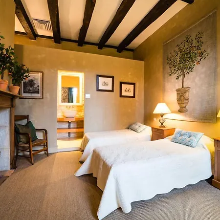 Peyrillac-et-millac Sleeps 10 With Pool Air Con And Wifi