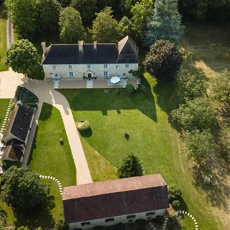 Peyrillac-et-millac Sleeps 10 With Pool Air Con And Wifi Peyrillac-et-Millac
